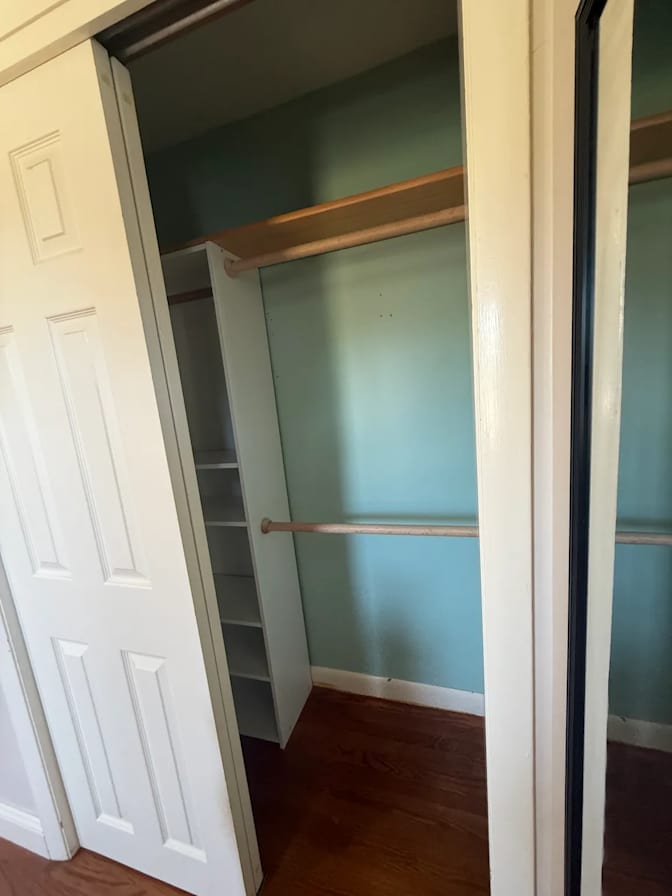 Jason Phillips's room
