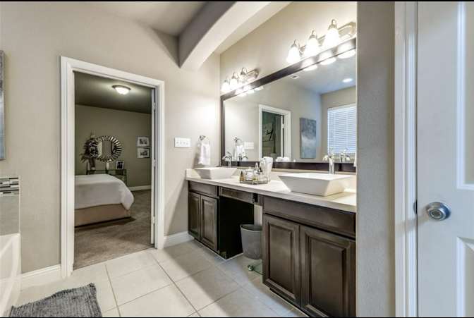 Shan's room