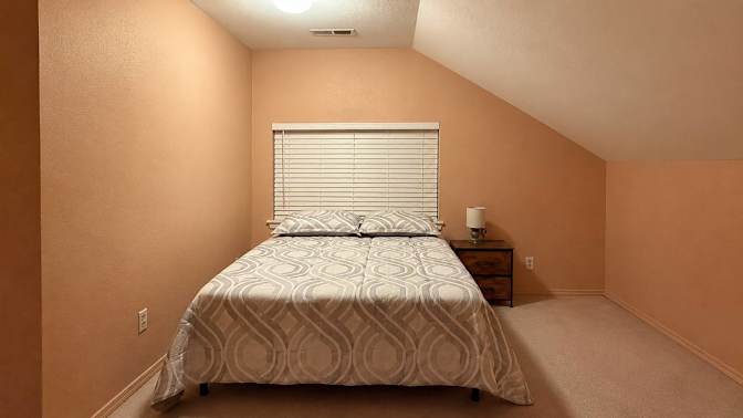 Renan's room