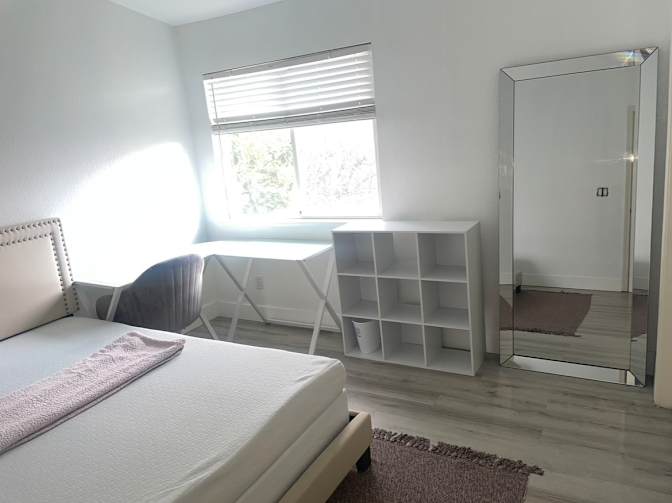 Kaaram's room