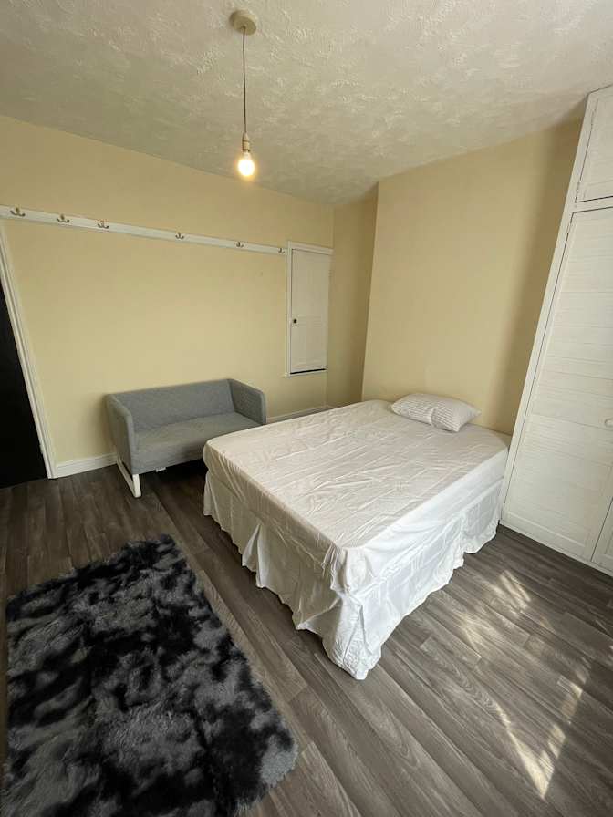 SavvaLET's room