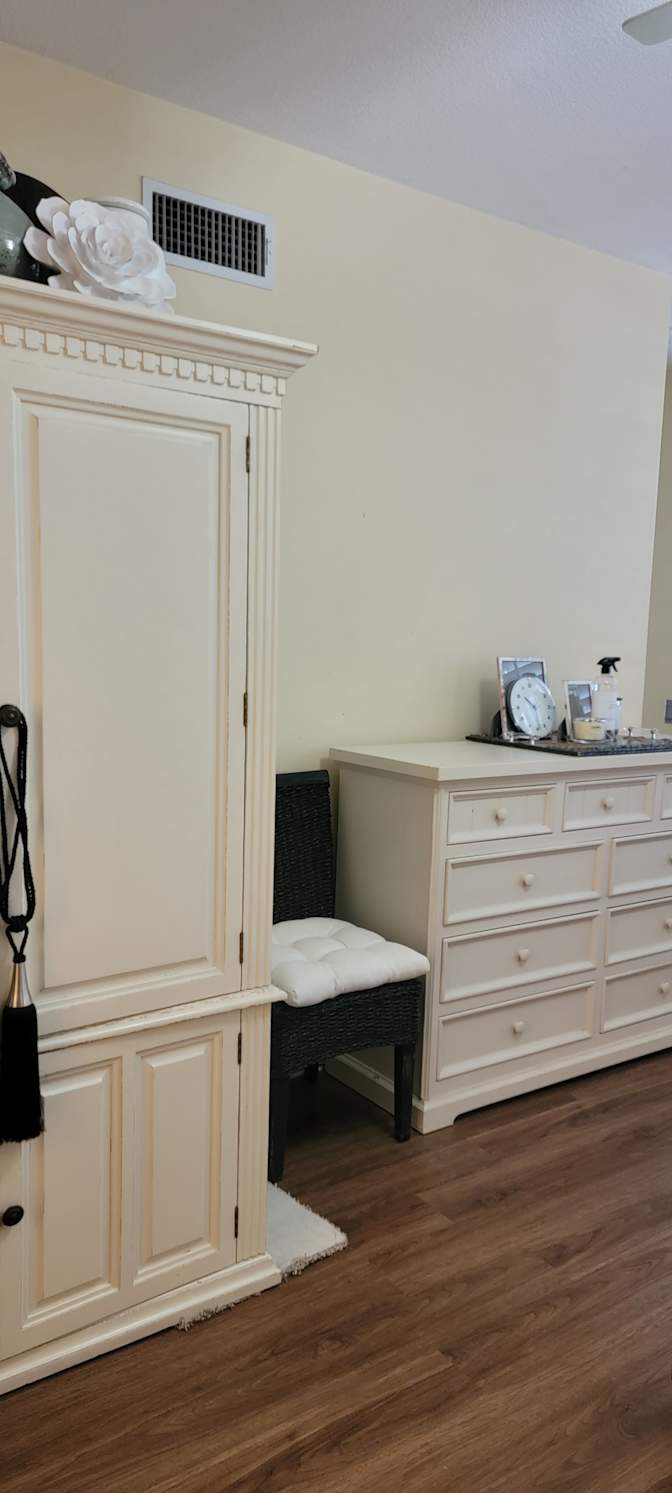Leda's room
