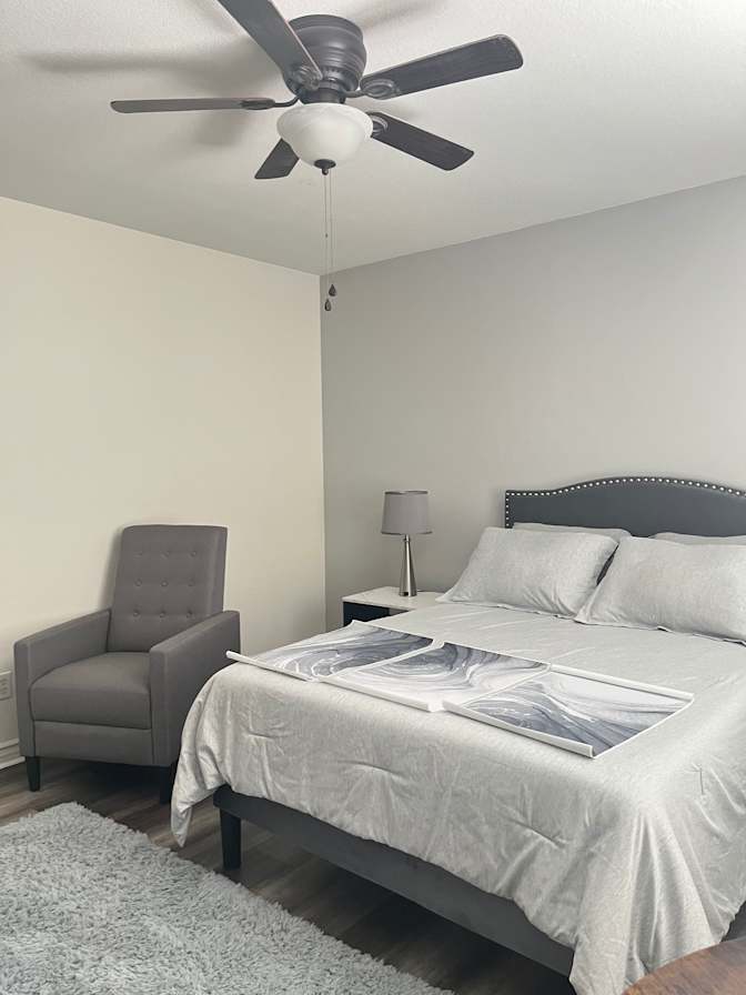 Joy’s  Rentals's room