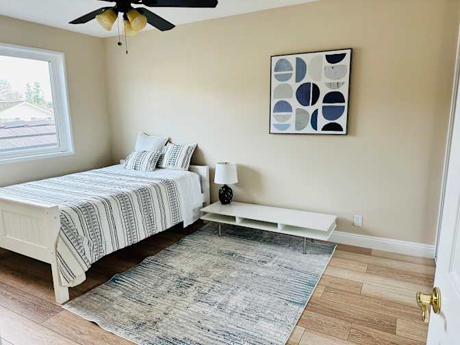 Lee's room