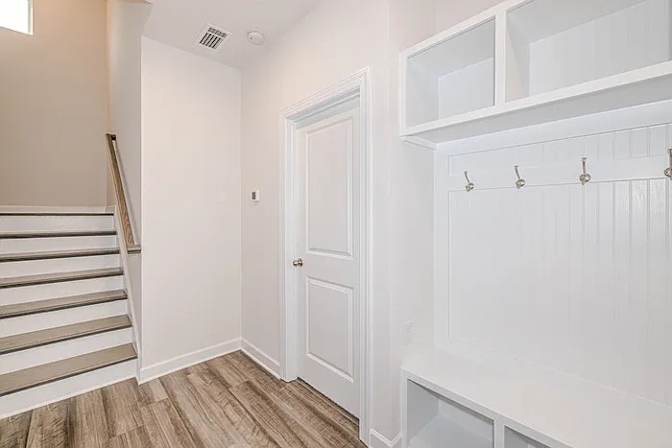 Alcove Rooms's room