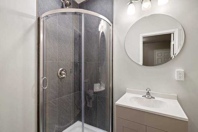 lifedoorrentals's room