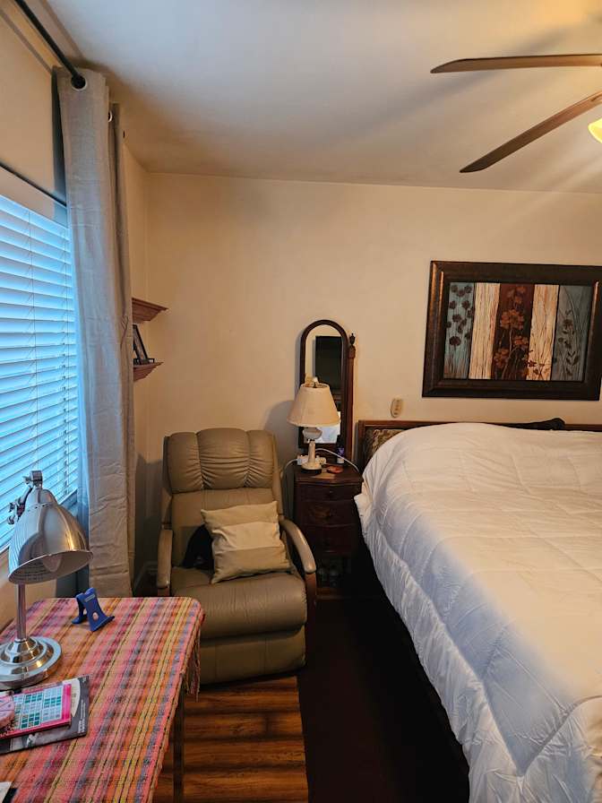 Enrique's room