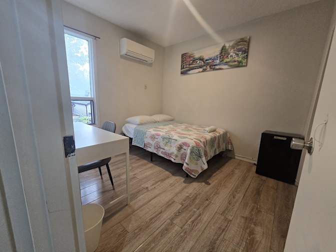 Kenderson's room