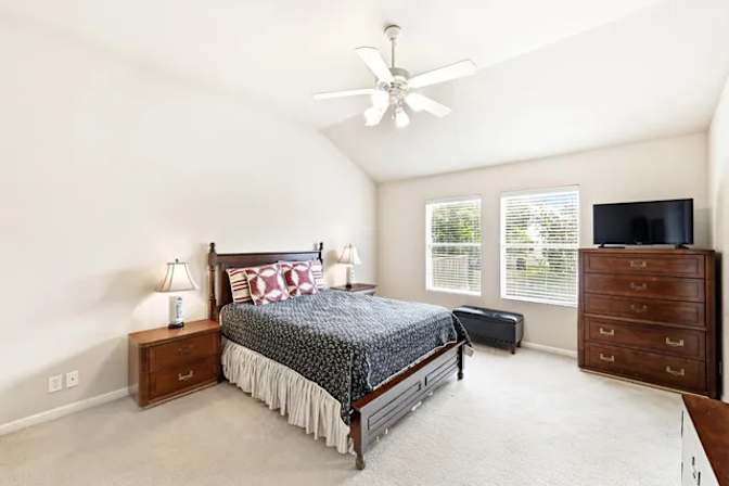 Evelyn's room