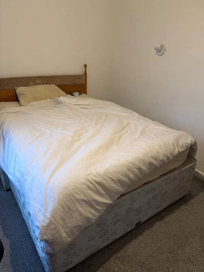 Zain ul Islam's room