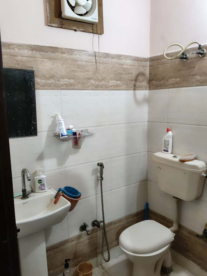 Saloni's room