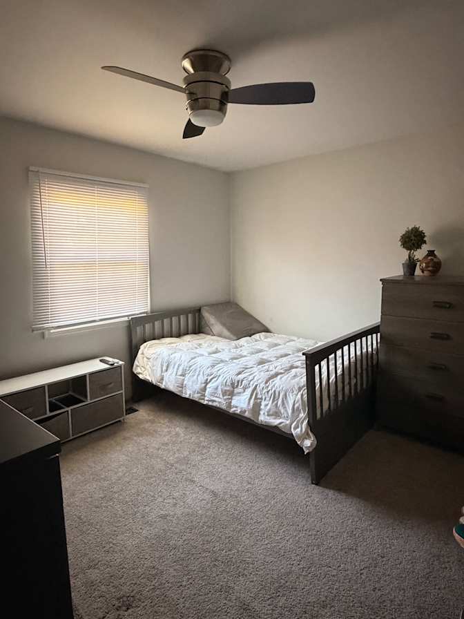 Andres's room