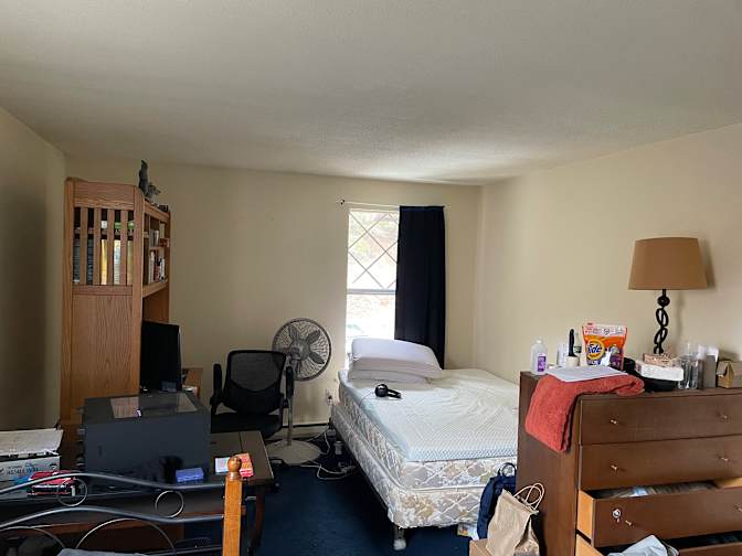 Alfredo's room