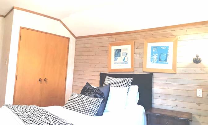 Aurora Cousins's room