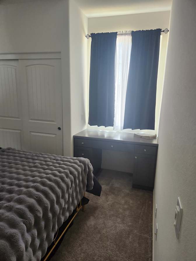 BIVORY B JOHNSON's room