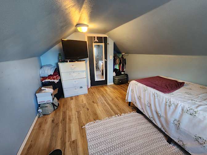 Yesi's room