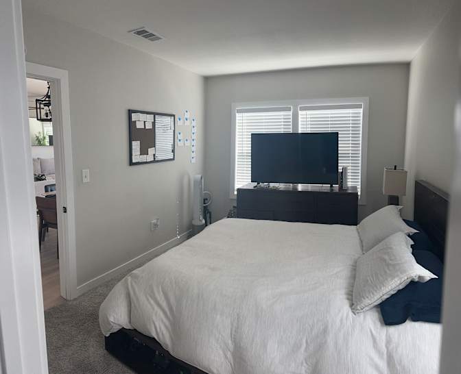 Andres's room