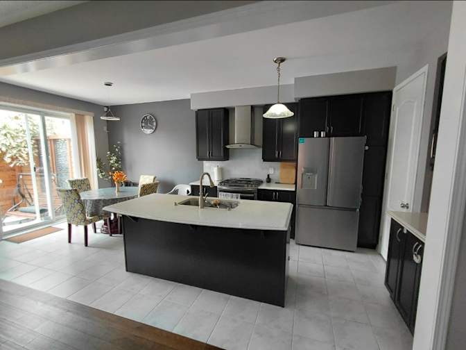 Tolobi Rental's room