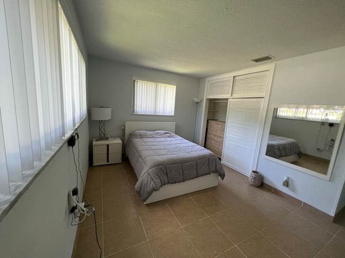 GIOVANNI's room