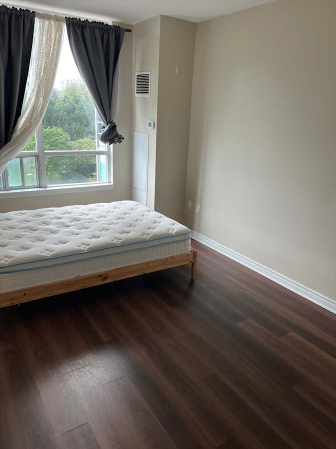 rahul mehra's room