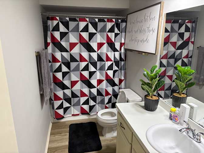 Dezmond's room