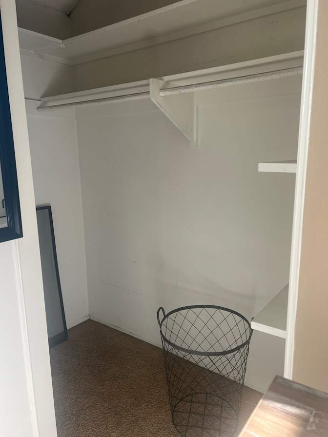 Thomas's room
