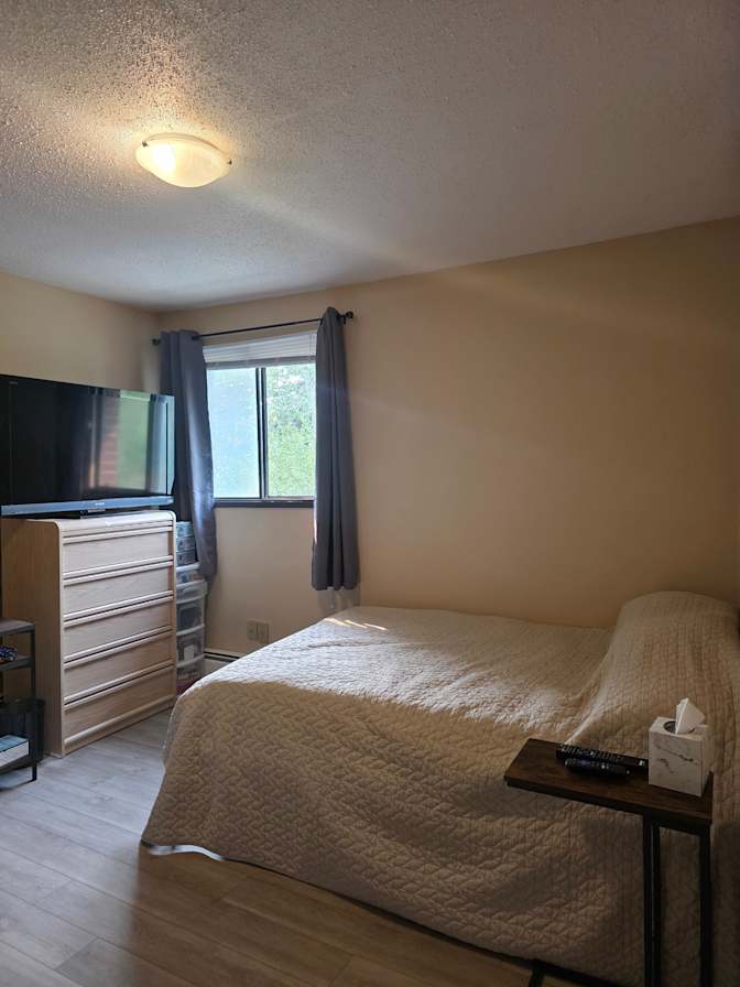 Jessica Elizabeth Francis's room