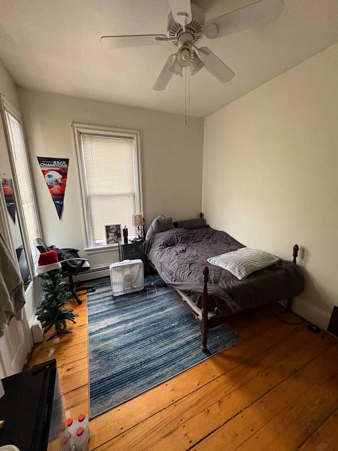 DARIAN WALKER's room