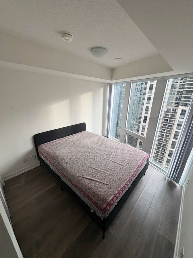 shaizaan prasla's room