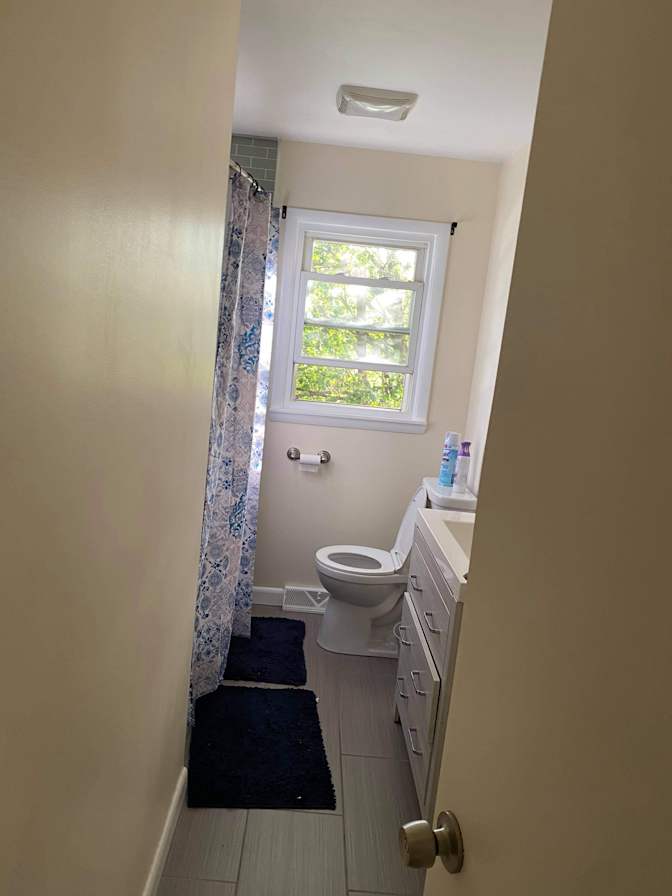 Mercedes's room