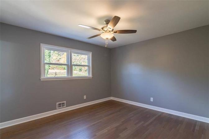 Alcove Rooms's room