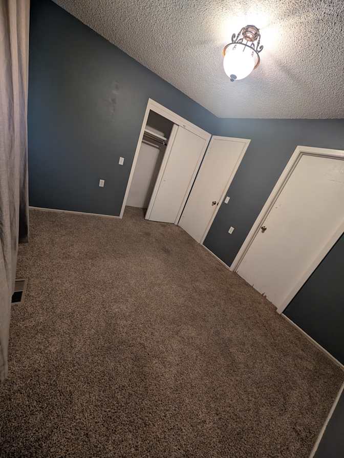 Makayla J Nelson's room