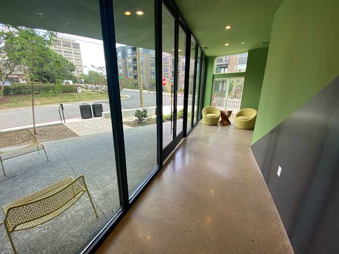 Alcove Rooms's room