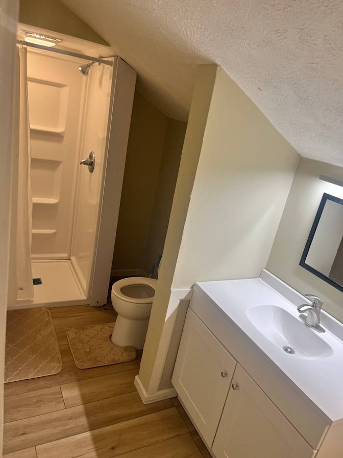 RL Homes's room