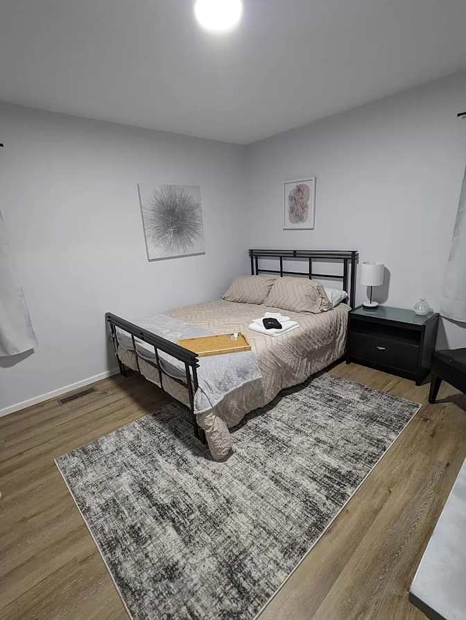 Alcove Rooms's room