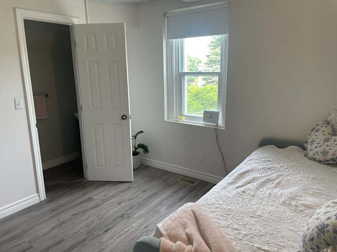 Jen's room