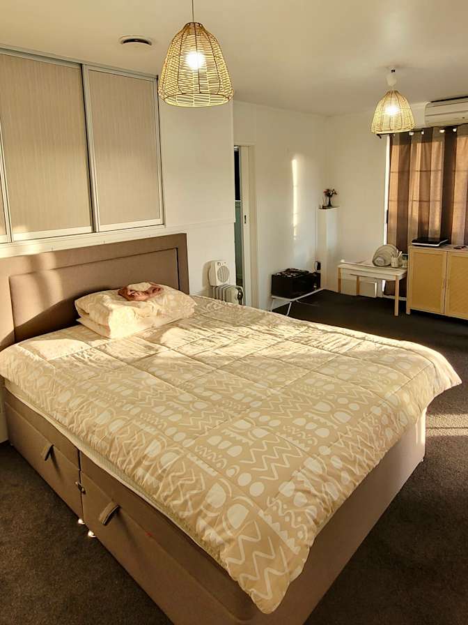 Ata Moradi's room