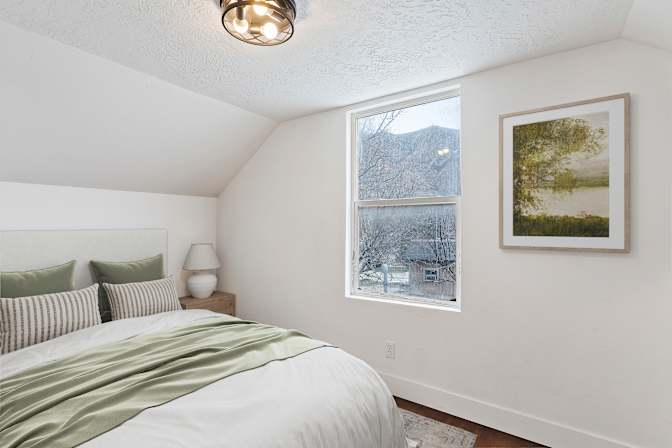 KristyAnna Elzinga's room