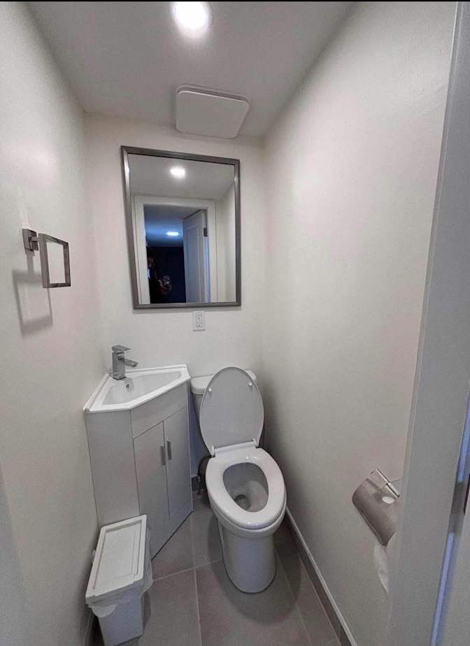 Desmond Chow's room