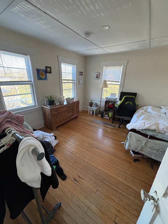 Sungmin Joh's room