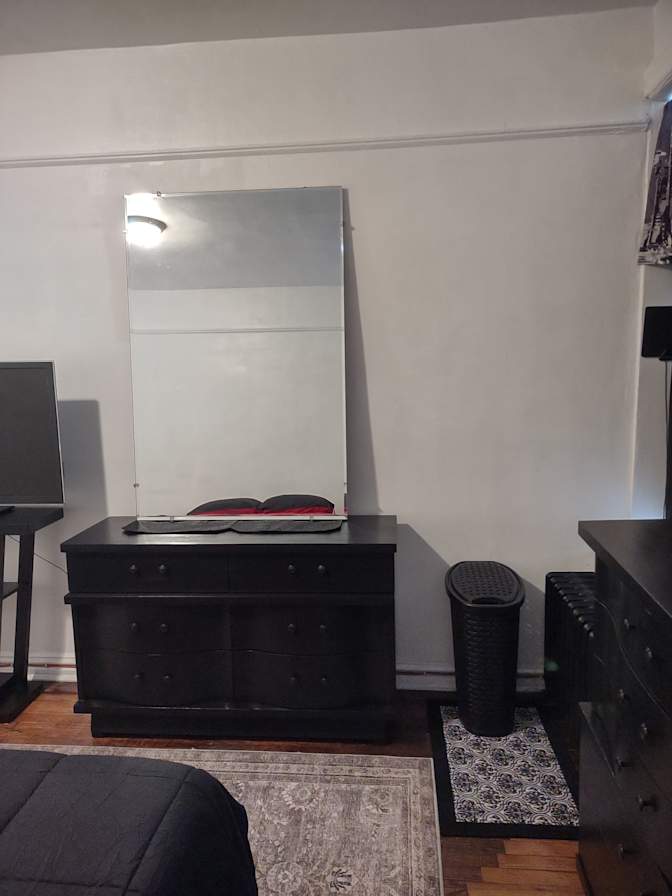 Stella Hez's room