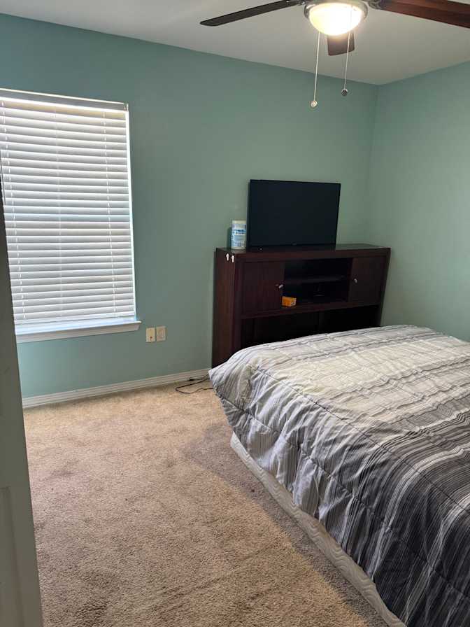 chris's room