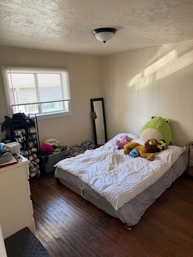 Tate's room