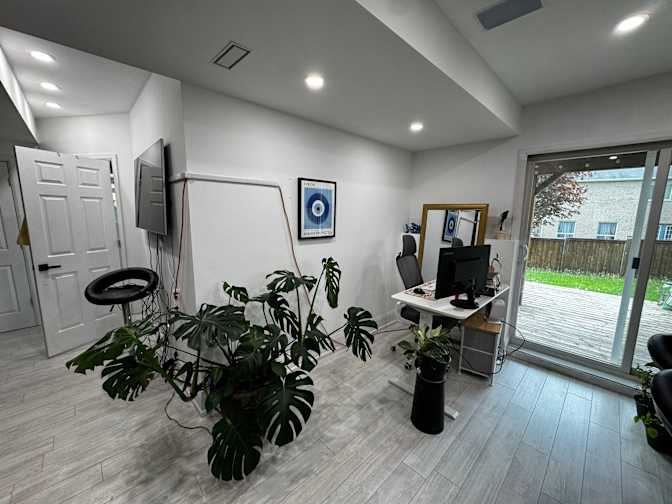 Natasha Mendes's room