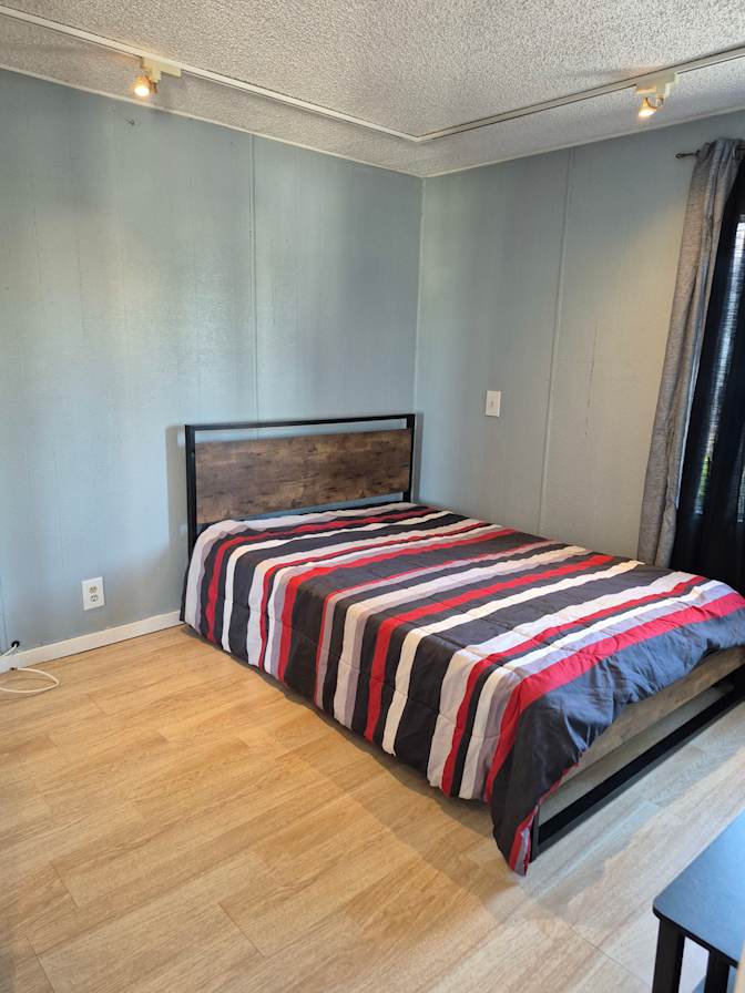 Alfredo's room