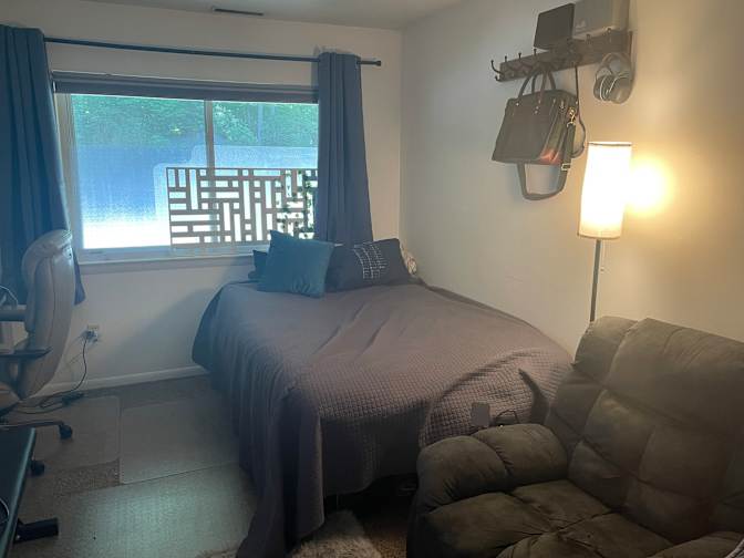 Large PRIVATE BEDROOM with Powder Room Sink - Walk-in Closet - Danbury Connecticut's room