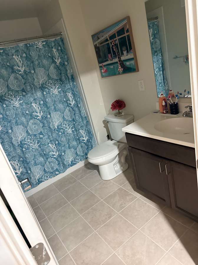 Diamond Phillips's room