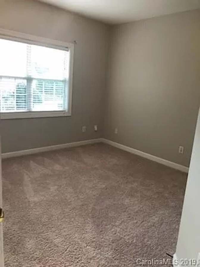 Alcove Rooms's room