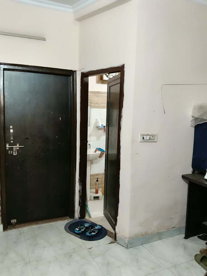 Saloni's room