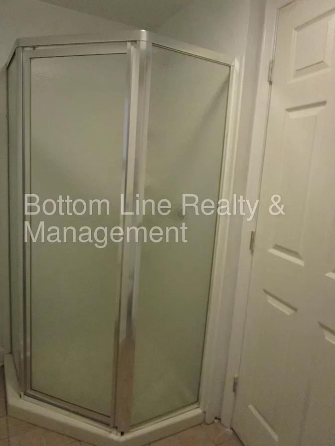 Alcove Rooms's room